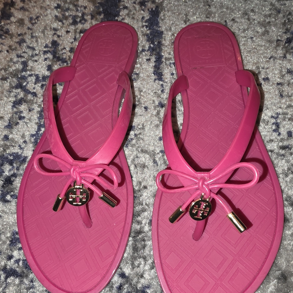 Tory Burch Fuchsia Sandals with Logo Charm
